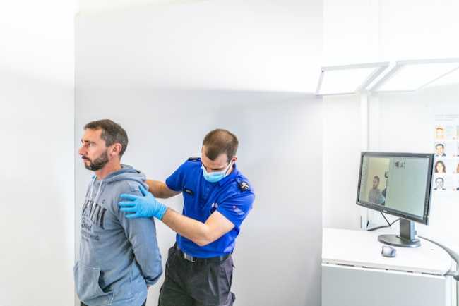 Kriminaltourist Identifikations Center Fingerabdrcke 3 copia