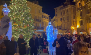 albero nataler accensione 22 domodossola
