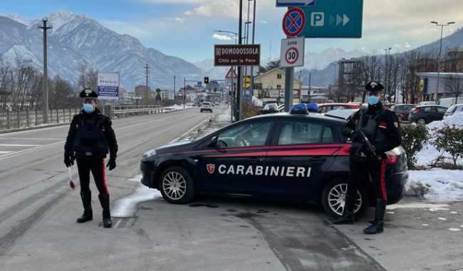 blocco entrata domodossola giorno neve mascherine Rmb Domodossola