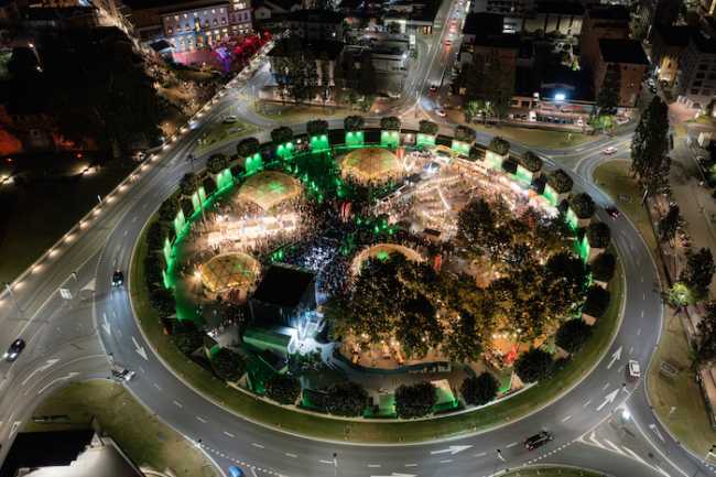 ee75c541 4ef7 6329 cfb7 ce3f9c3d4a3a