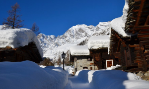 macugnaga monte rosa neve giorno bella