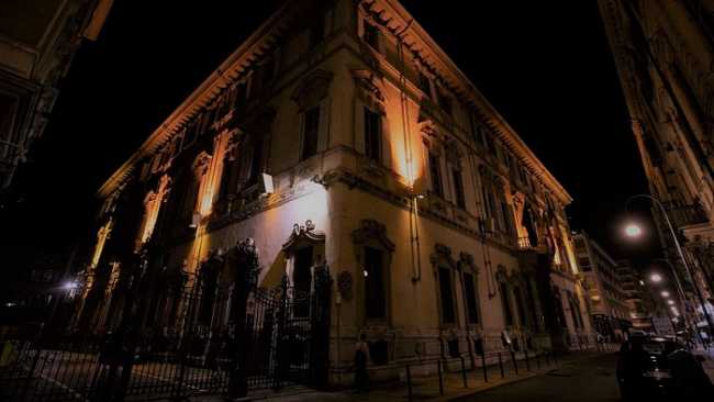 palazzo lascaris notte