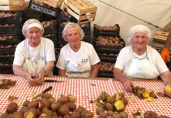 pelapatate sagra patata anziane