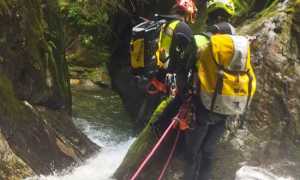 soccorso canyoning forra uomini
