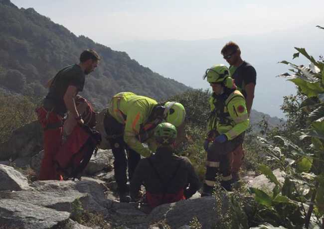 soccorso pausa uomini montagne