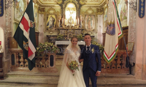 sposi bandiera contrada siena oca