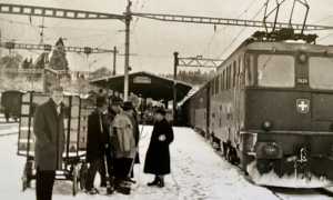 treno svizzero neve bn