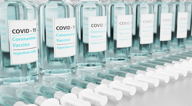 vaccino covid boccette siringhe