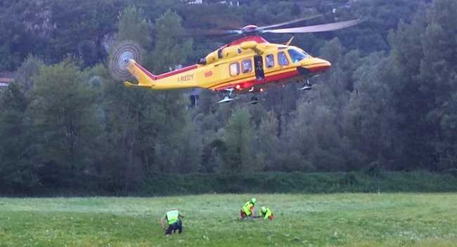 elicottero soccors 118 atterraggio prato