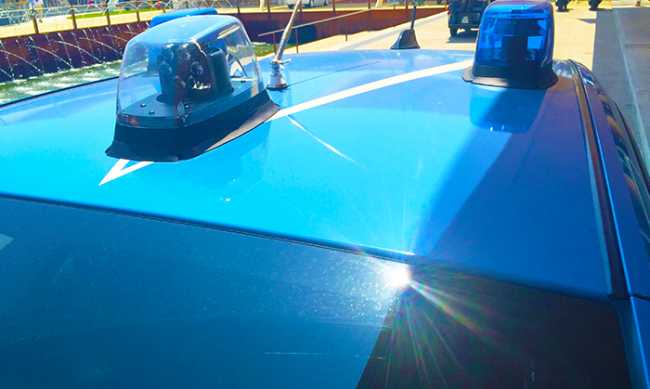 polizia auto lampeggianti