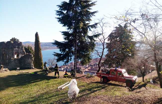 vigili fuoco rocca arona