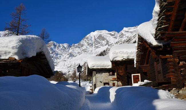 macugnaga monte rosa neve giorno bella