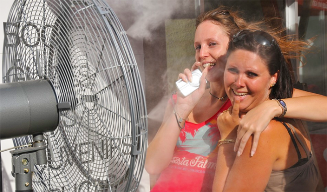 ragazze ventilatore caldo