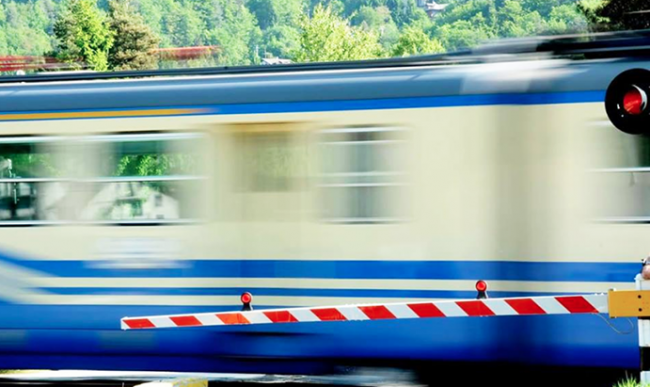 vigezzinaigezzina treno sfuocata veloce livello