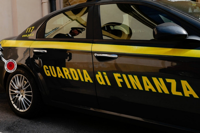 Ucraino cerca di entrare in Italia con 116.800 euro in contanti non dichiarati