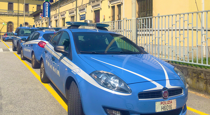 Aveva commesso un femminicidio a Ginevra. Albanese di 28 anni consegnato dalla polizia ai gendarmi Svizzeri