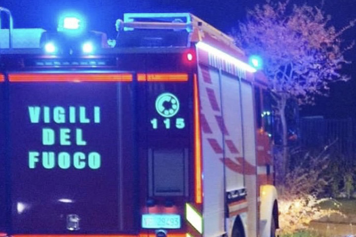 Accendono un braciere in casa per fare una grigliata, famiglia intossicata portata in ospedale
