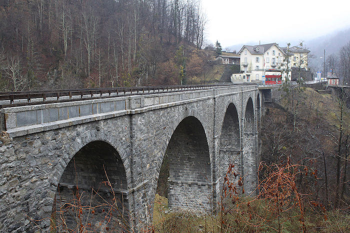 La Svizzera non molla e tiene chiuso il confine a Camedo. Panza: "Rammarico"