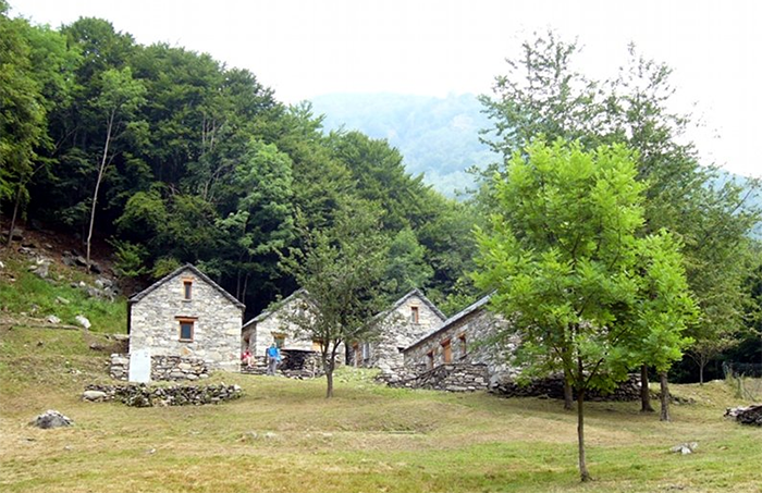 Si susseguono i danneggiamenti all’interno del Parco Nazionale Val Grande, nuovamente forzati i bivacchi