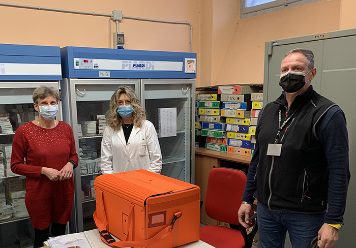 Strategie per i vaccini in Piemonte: lunedì arriva AstraZeneca, via a forze armate e personale scolastico under 55