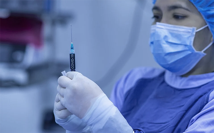 Sono 11.014, tra cui 6.997 ultraottantenni, le persone che oggi hanno ricevuto il vaccino contro il Covid
