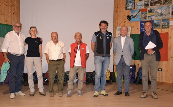 Macugnaga: con il Cai la presentazione del “Sentiero Italia” e delle guide stampate. Foto
