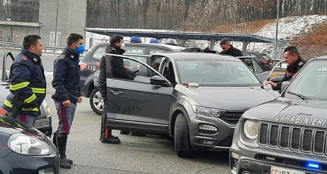 fermo casello carabinieri