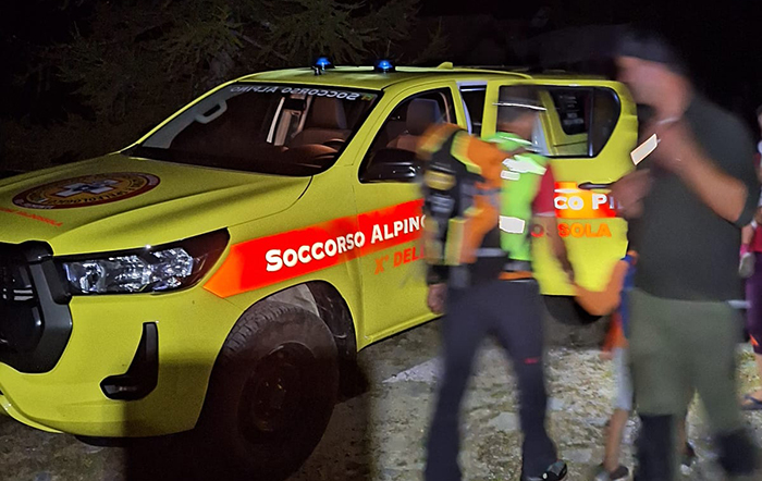 Diciannovenne disperso nel bosco, il suo cane torna da solo, ferito, e poi muore