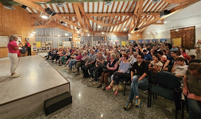 Kongresshaus gremita di pubblico per il film "Il contrabbando non è peccato"