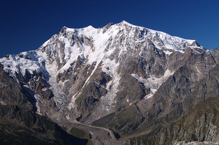 Monte Rosa, parapendista scomparso: ricerche in corso su tutti i versanti 